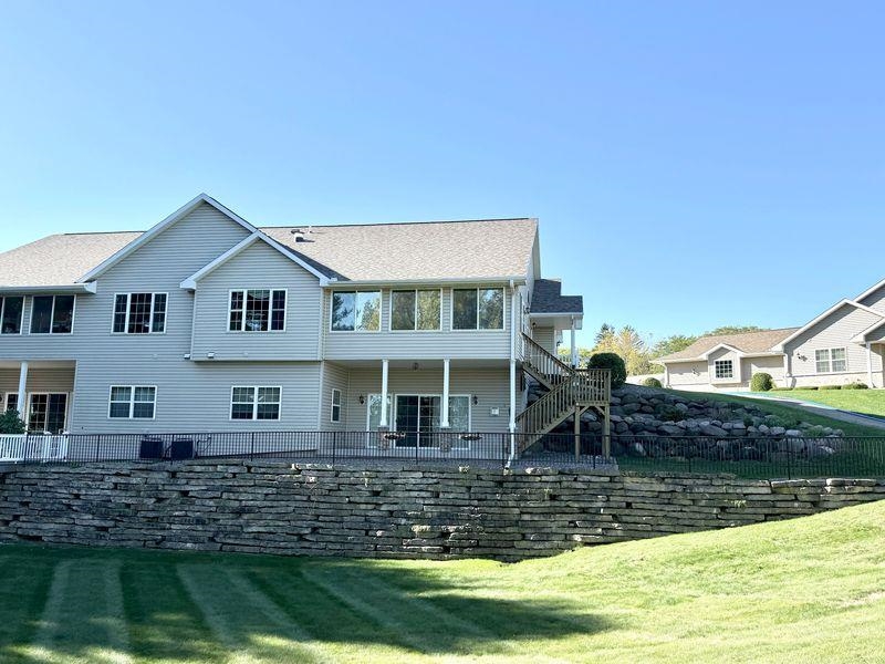 128 Summit Court Columbus, WI 53925 - Photo 6 of 26