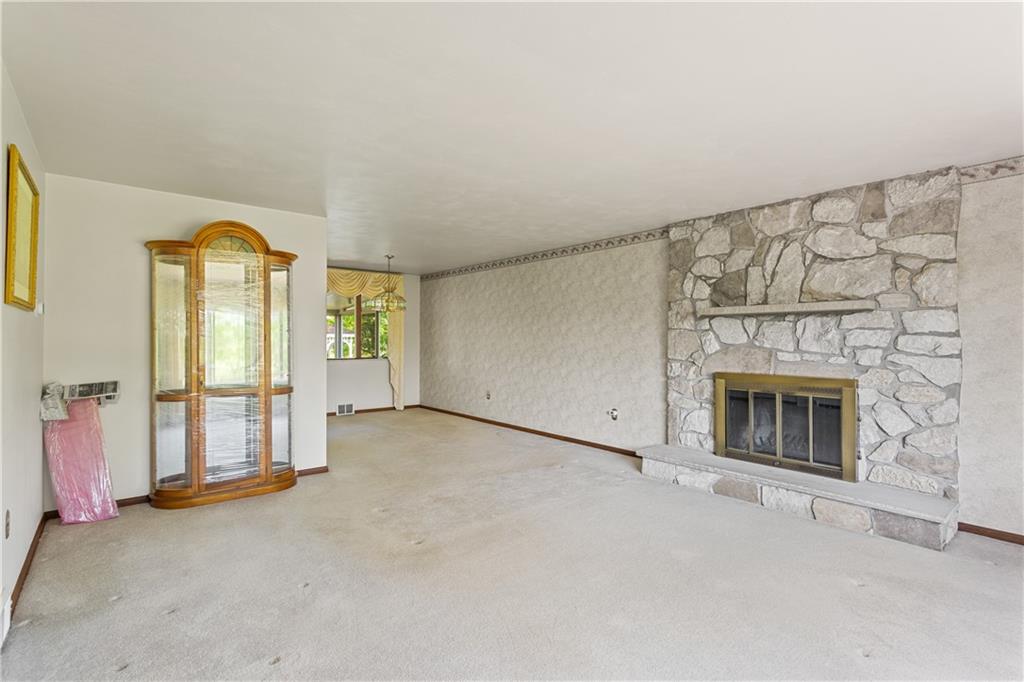 849 Falck Road McKees Rocks, PA 15136 - Photo 2 of 25 an empty room with windows