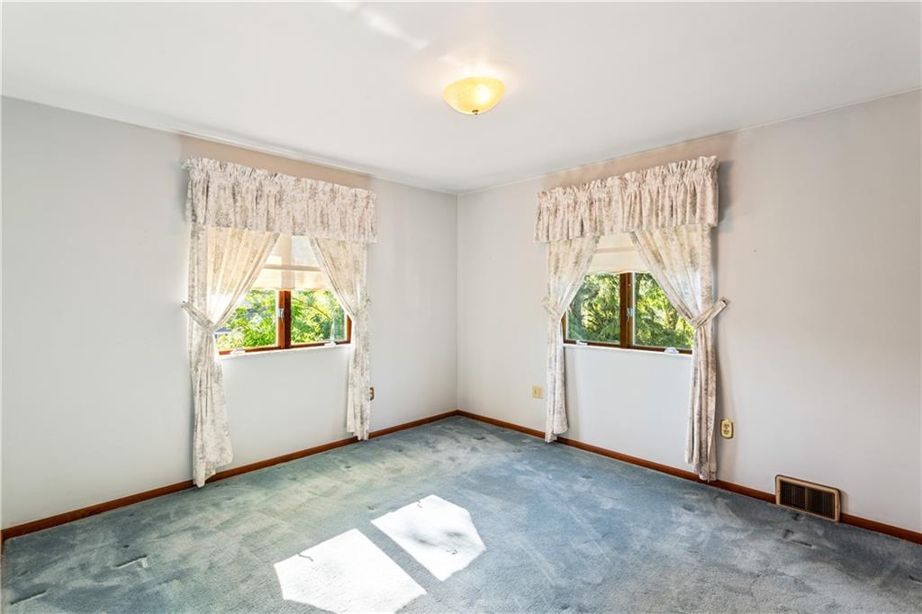 849 Falck Road McKees Rocks, PA 15136 - Photo 13 of 25 an empty room with windows
