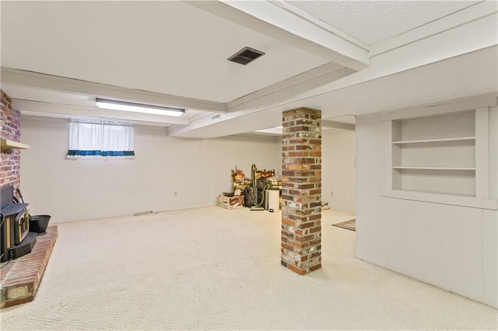 849 Falck Road McKees Rocks, PA 15136 - Photo 18 of 25 a view of a room with gym equipment
