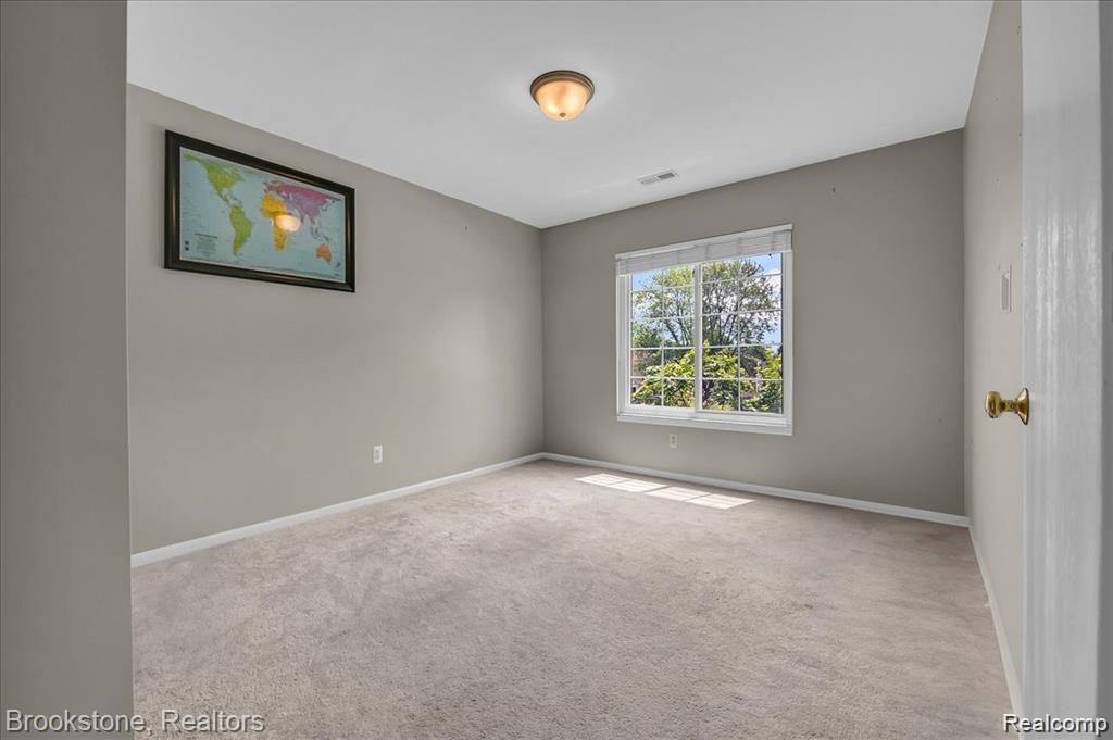 1574 Meadowside Drive Rochester Hills, MI 48307 - Photo 11 of 13