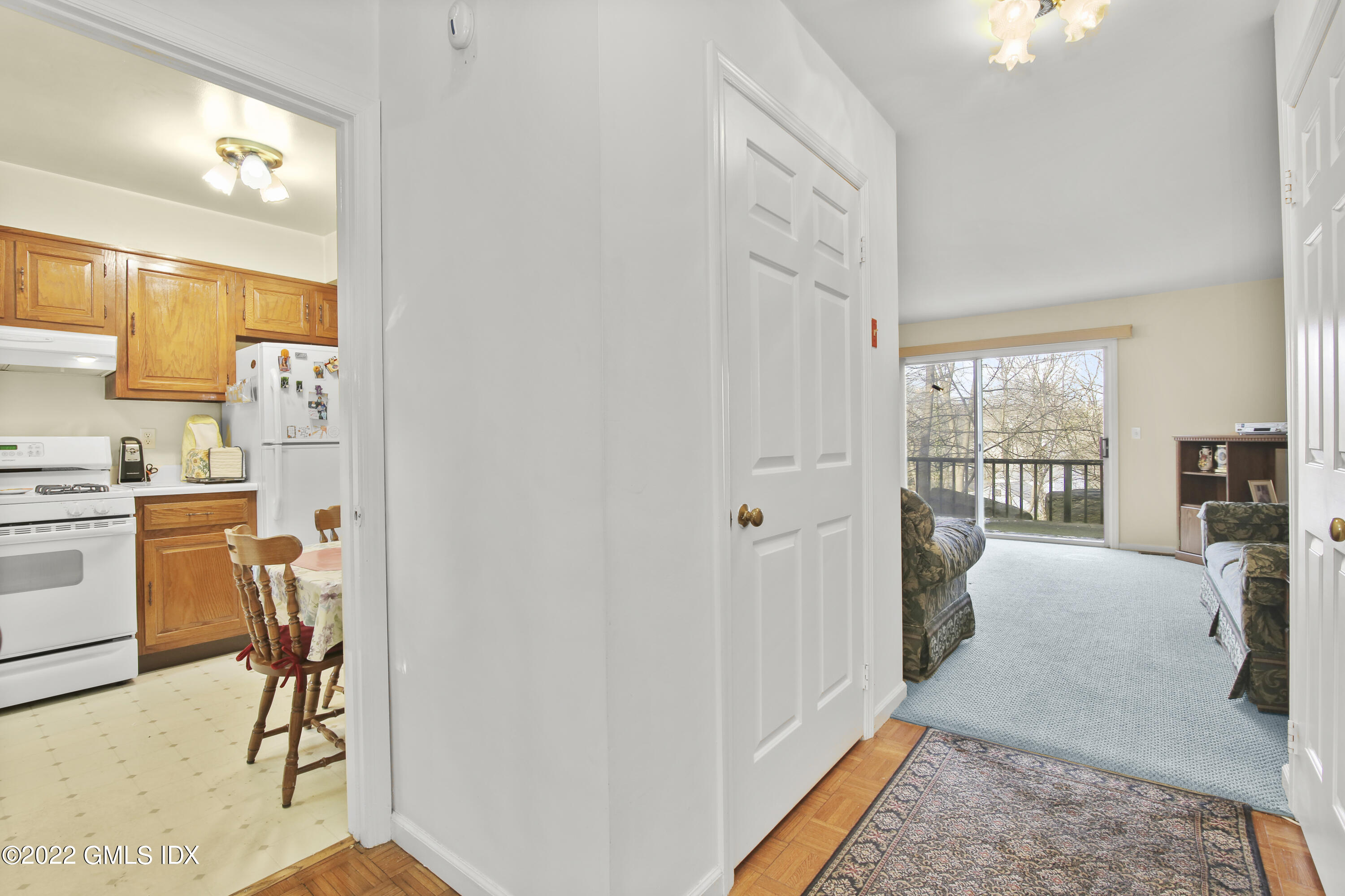 33 Talbot Lane, Unit 14 Greenwich, CT 06830 - Photo 6 of 15 33 Talbot Ln Greenwich CT-print-007-004-