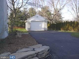 418 Privet Road Horsham, PA 19044 - Photo 5 of 6 Gallery Image 5