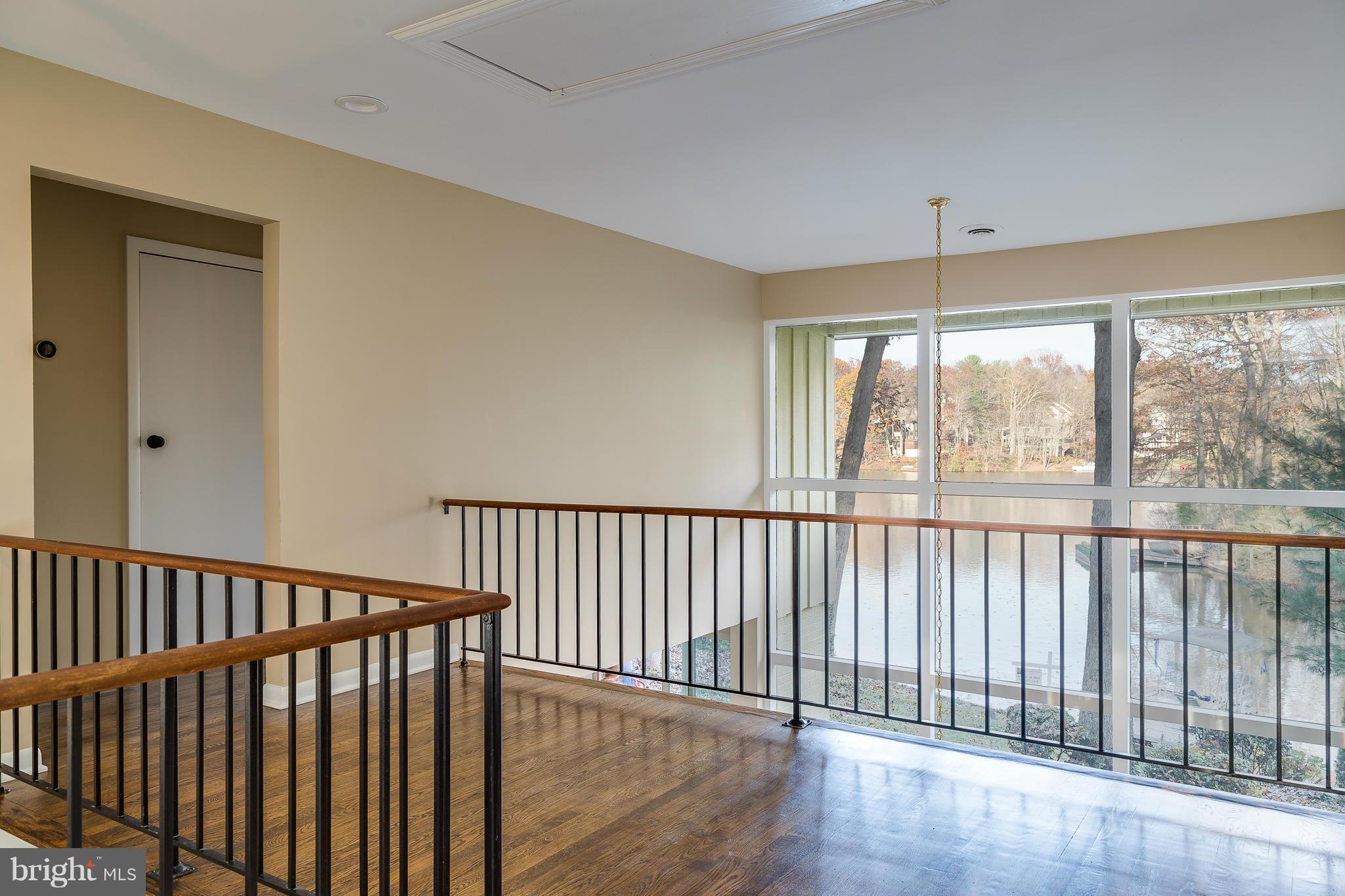11308 South Shore Road Reston, VA 20190 - Photo 2 of 29 Interior (General)