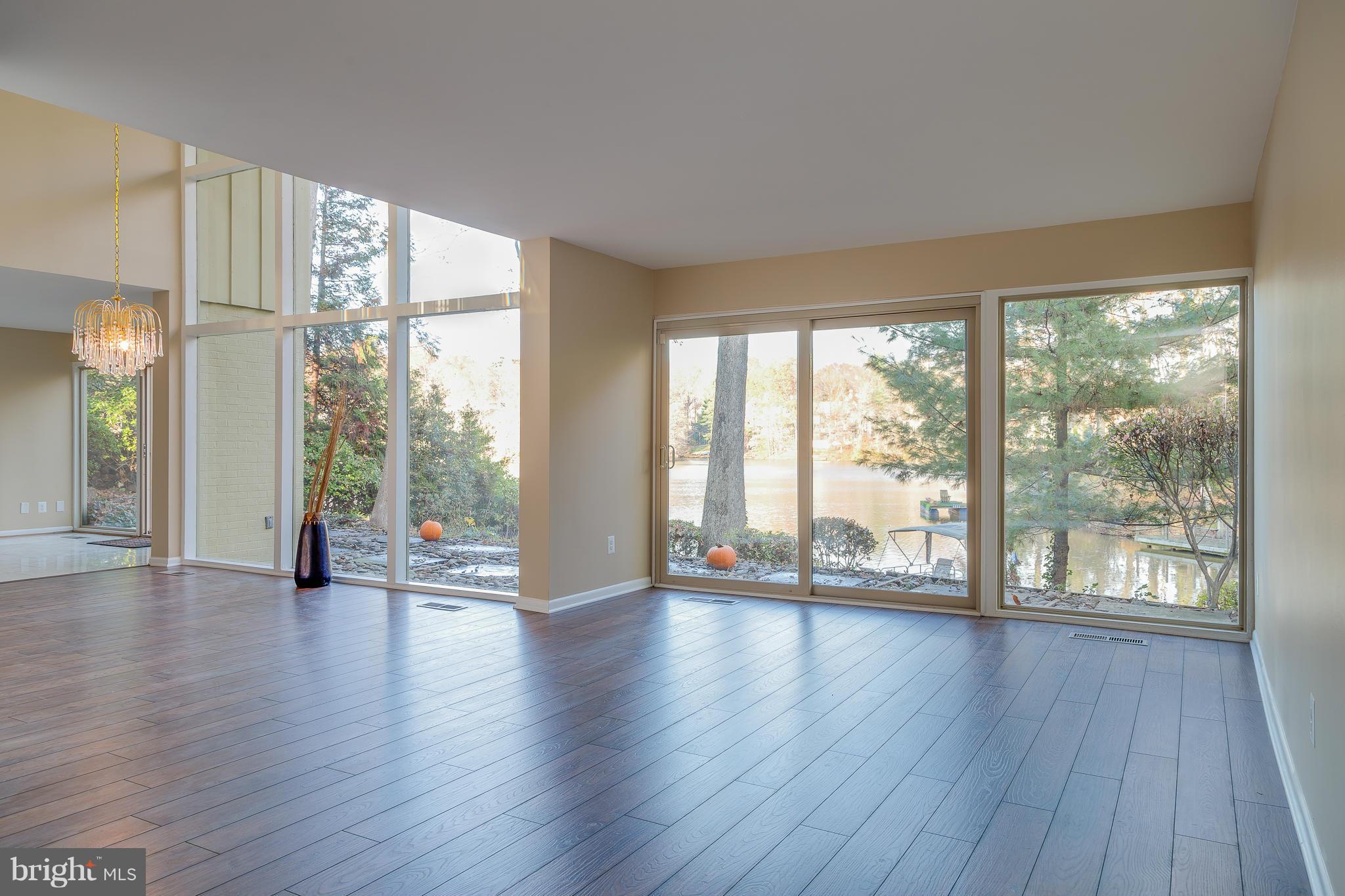 11308 South Shore Road Reston, VA 20190 - Photo 3 of 29 Living Room