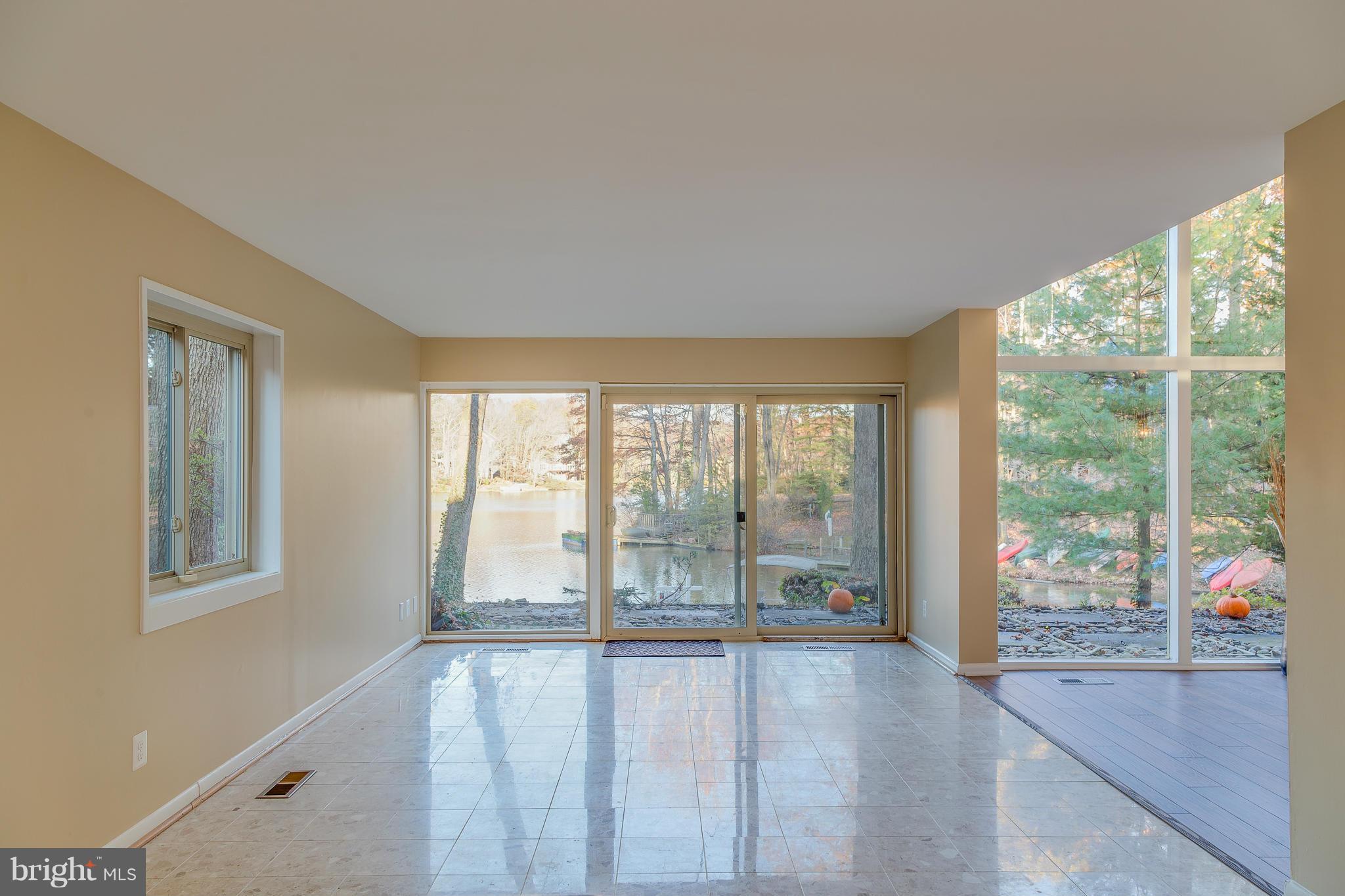 11308 South Shore Road Reston, VA 20190 - Photo 23 of 29 Family Room