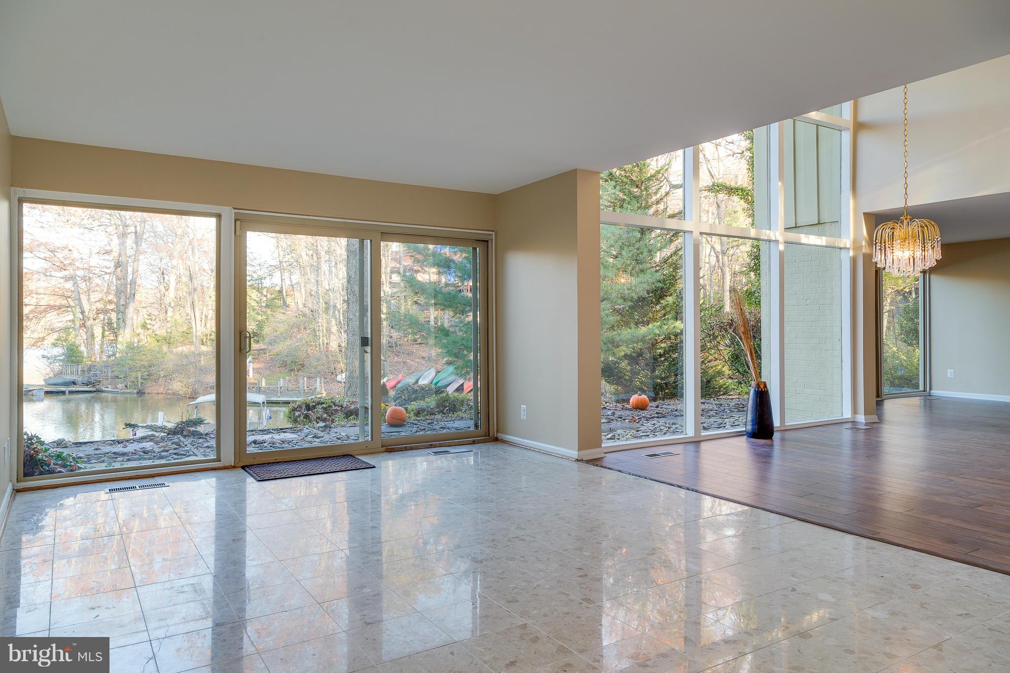 11308 South Shore Road Reston, VA 20190 - Photo 24 of 29 Family Room