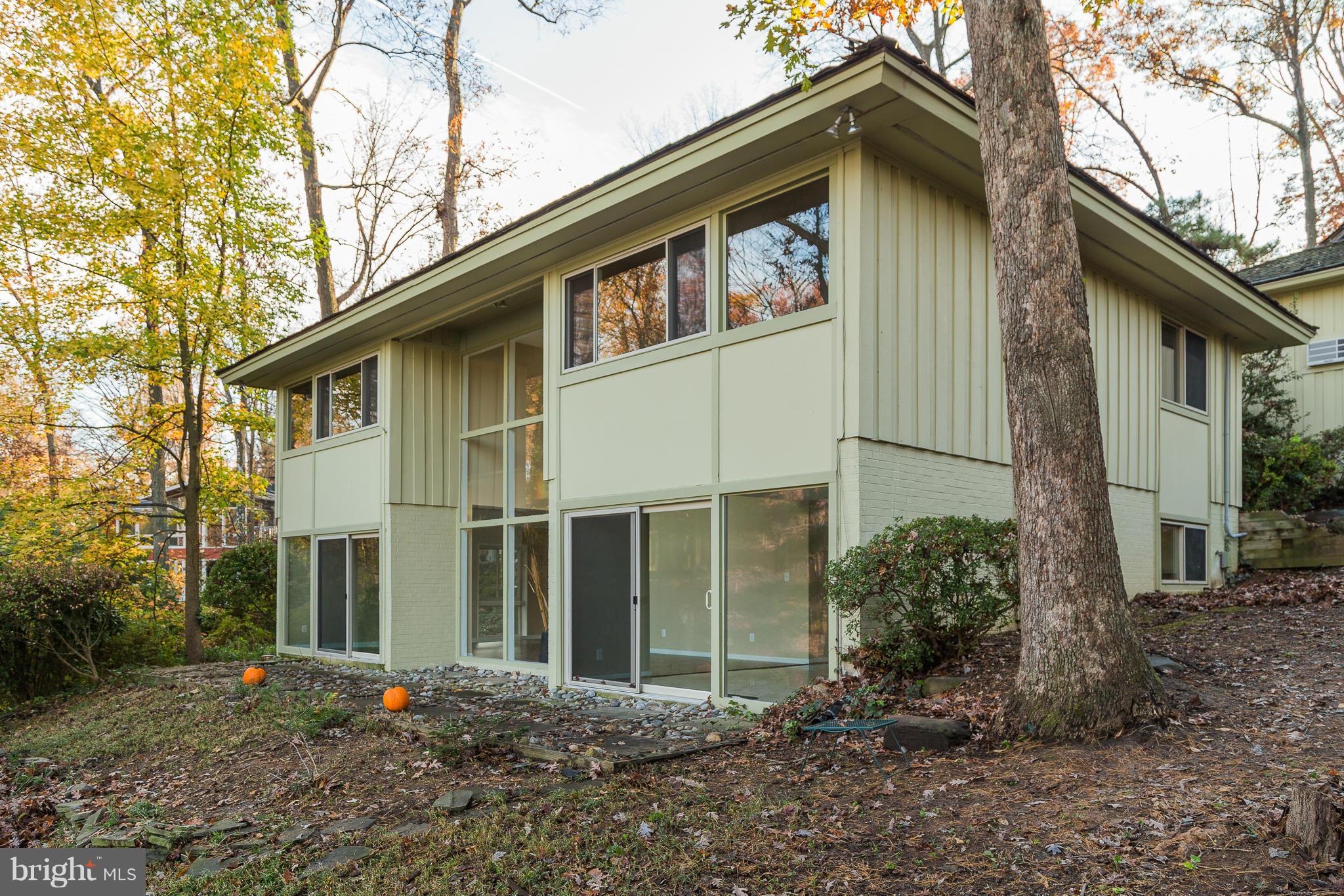 11308 South Shore Road Reston, VA 20190 - Photo 26 of 29 Exterior (Rear)