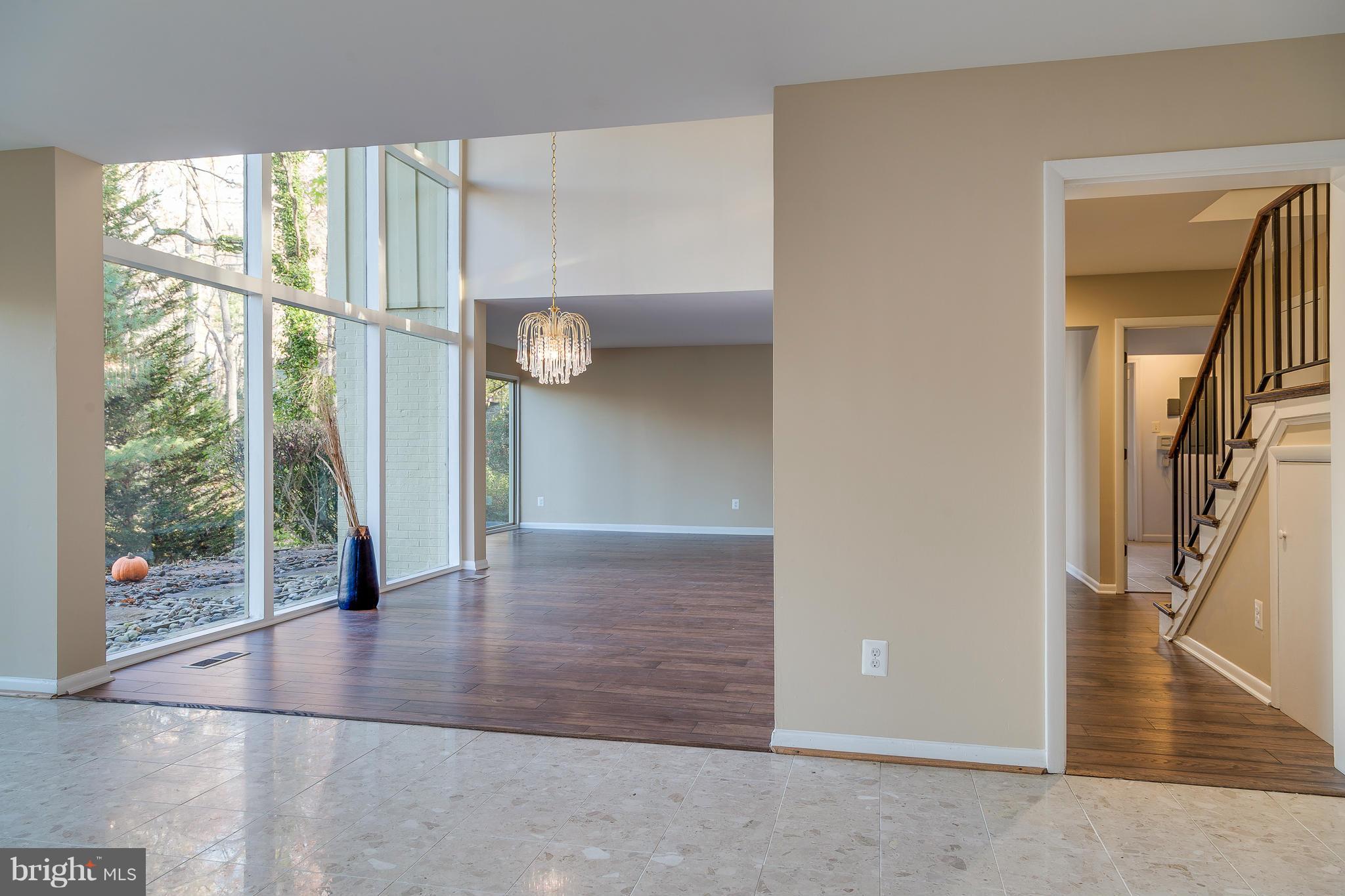 11308 South Shore Road Reston, VA 20190 - Photo 4 of 29 Interior (General)