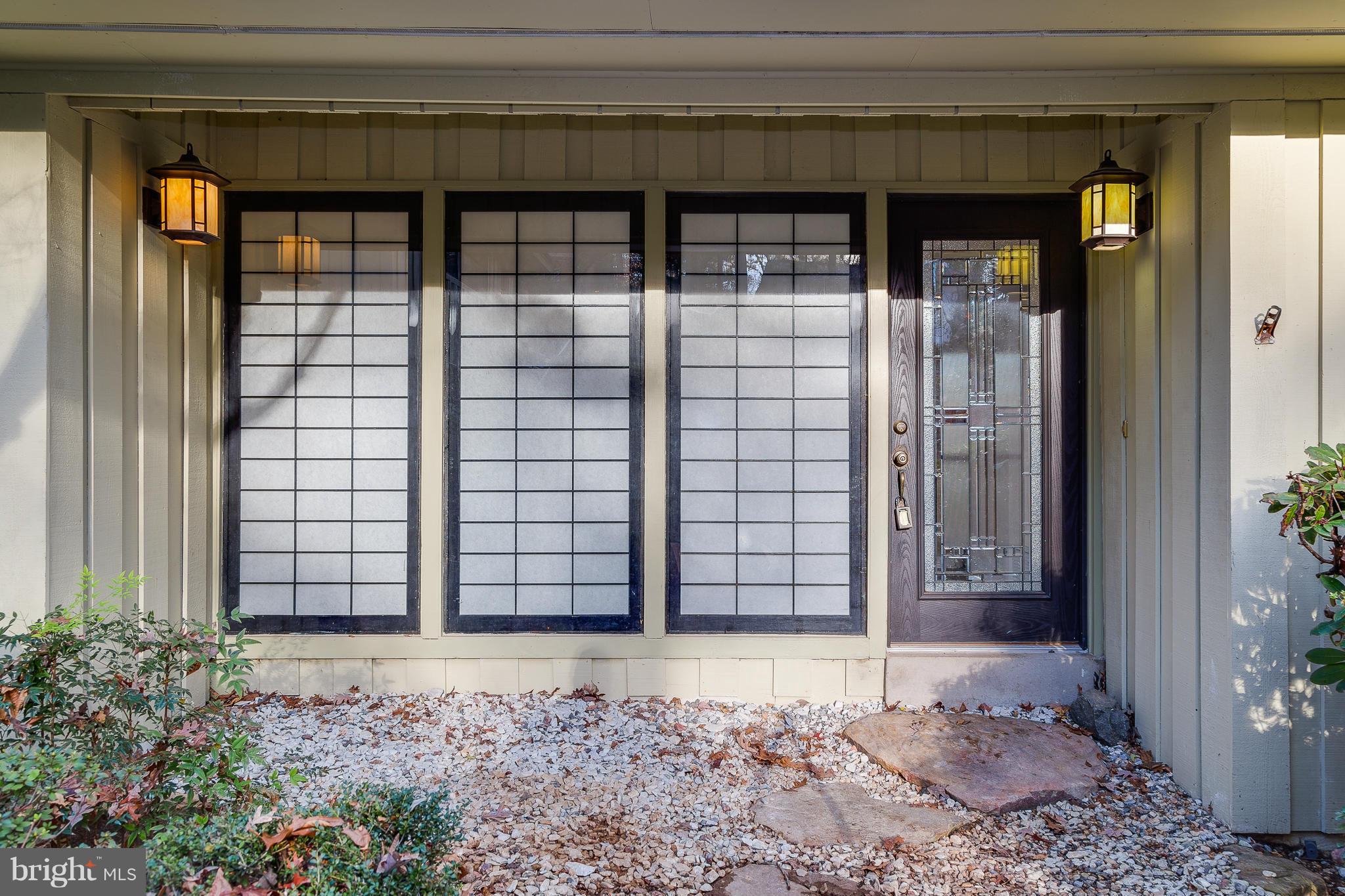 11308 South Shore Road Reston, VA 20190 - Photo 10 of 29 Exterior (Front)