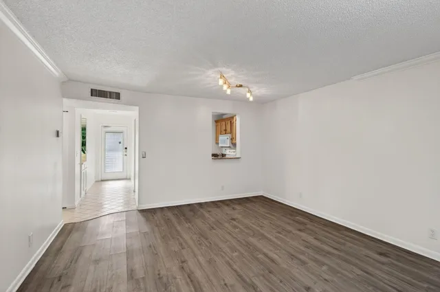 $1,800 | 26 Abbey Lane, Unit 108, Delray Beach, FL 33446