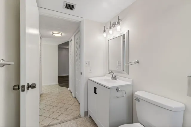 $1,800 | 26 Abbey Lane, Unit 108, Delray Beach, FL 33446