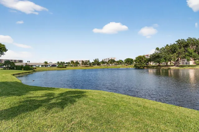 $1,800 | 26 Abbey Lane, Unit 108, Delray Beach, FL 33446