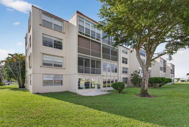 $1,800 | 26 Abbey Lane, Unit 108, Delray Beach, FL 33446