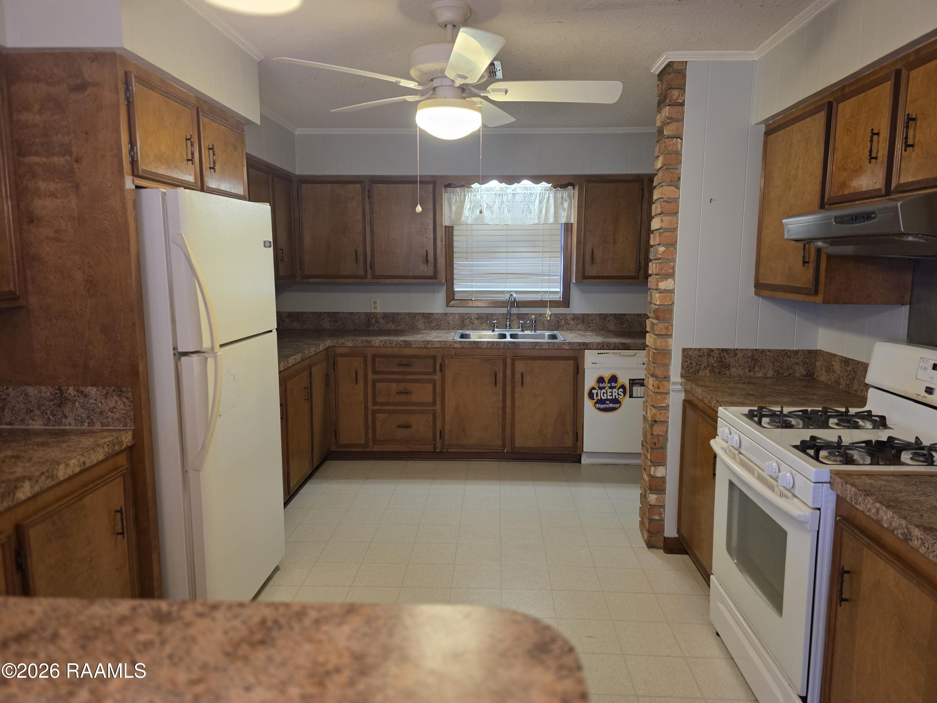 215 Lora Street Ville Platte, LA 70586 - Photo 4 of 26 20260122_145838 1