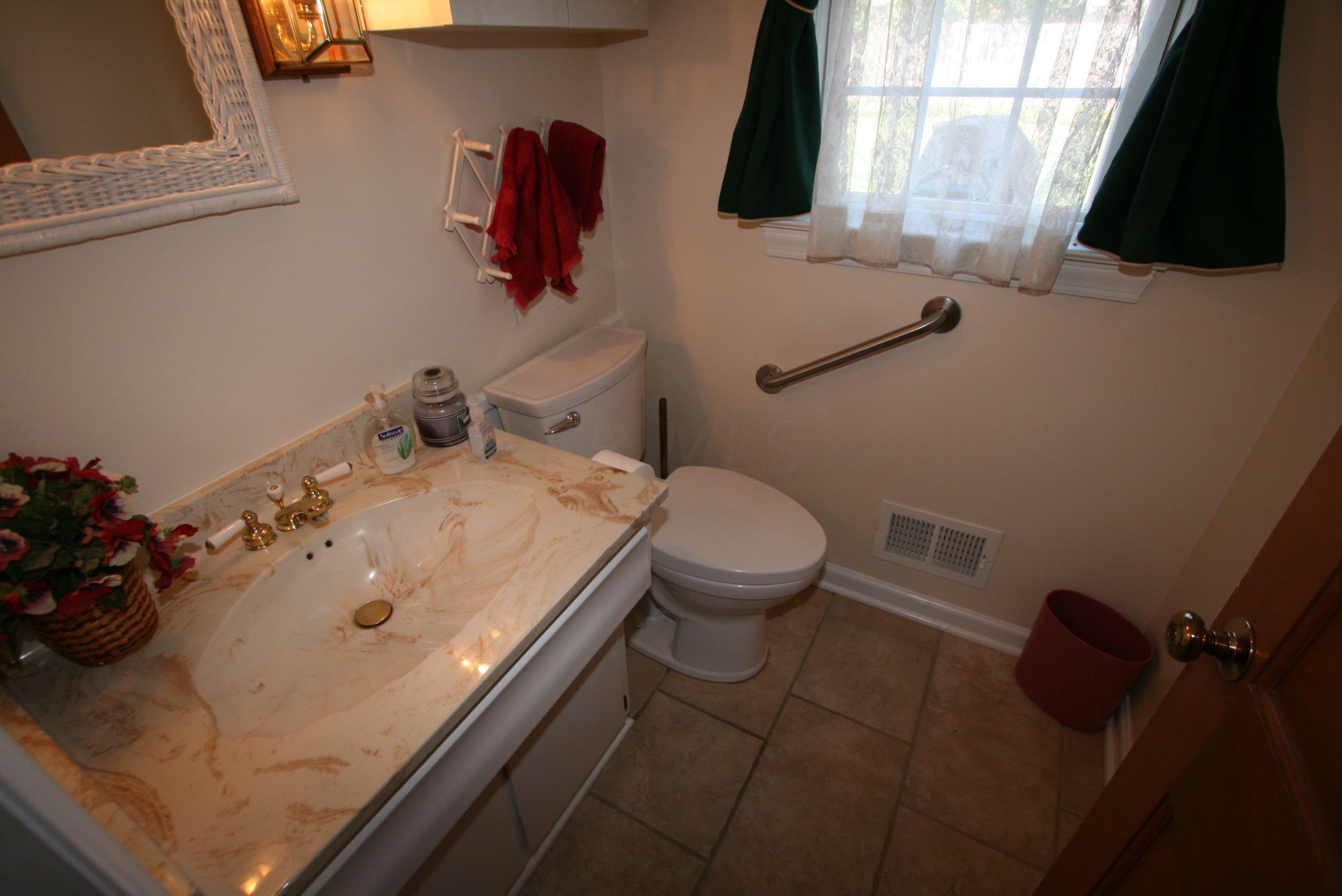 4335 Stratton Road Columbus, OH 43220 - Photo 23 of 25