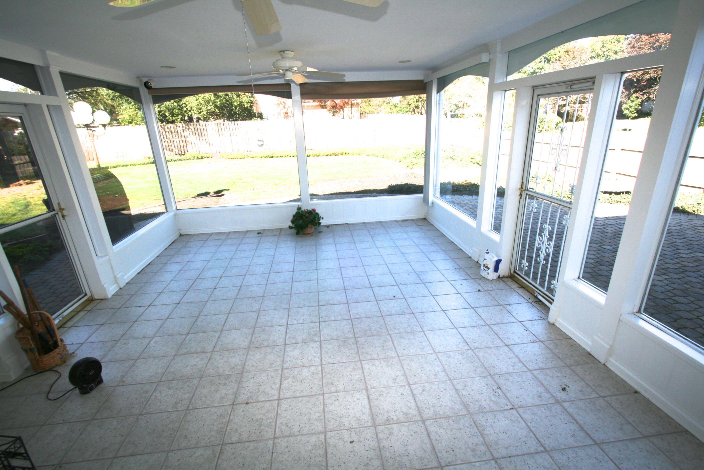 4335 Stratton Road Columbus, OH 43220 - Photo 7 of 25
