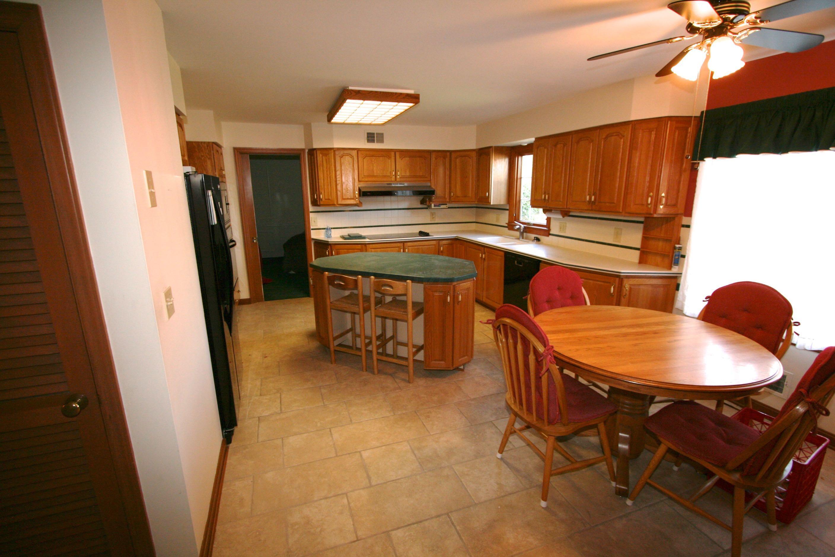 4335 Stratton Road Columbus, OH 43220 - Photo 10 of 25