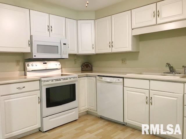 1360 Kimberly Ridge Road, Unit 104 Bettendorf, IA 52722 - Photo 13 of 20