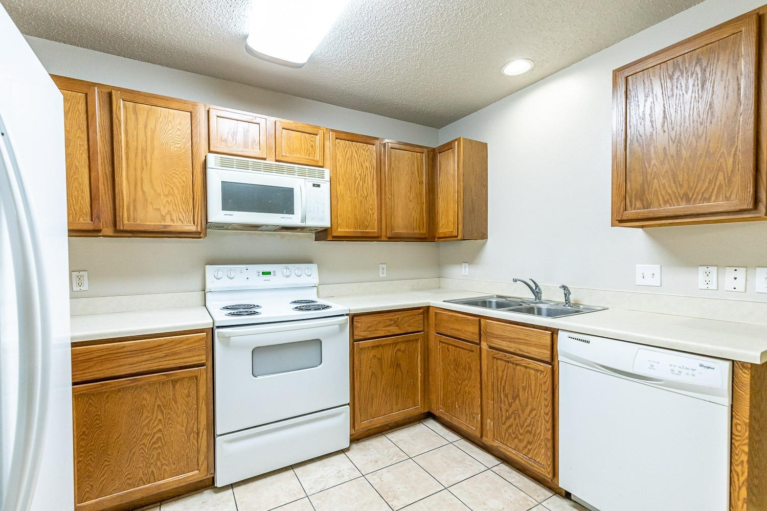 5812 96th Street, Unit B Lubbock, TX 79424 - Photo 12 of 33 Photo 12