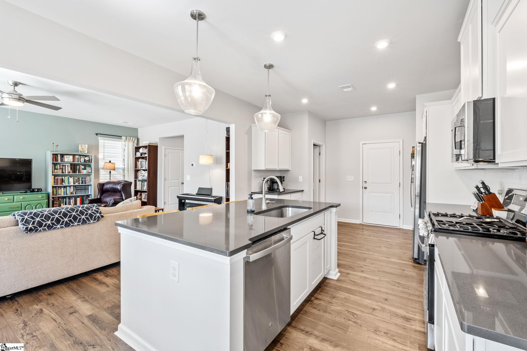 310 Poinsett Bridge Way Greenville, SC 29607 - Photo 16 of 32