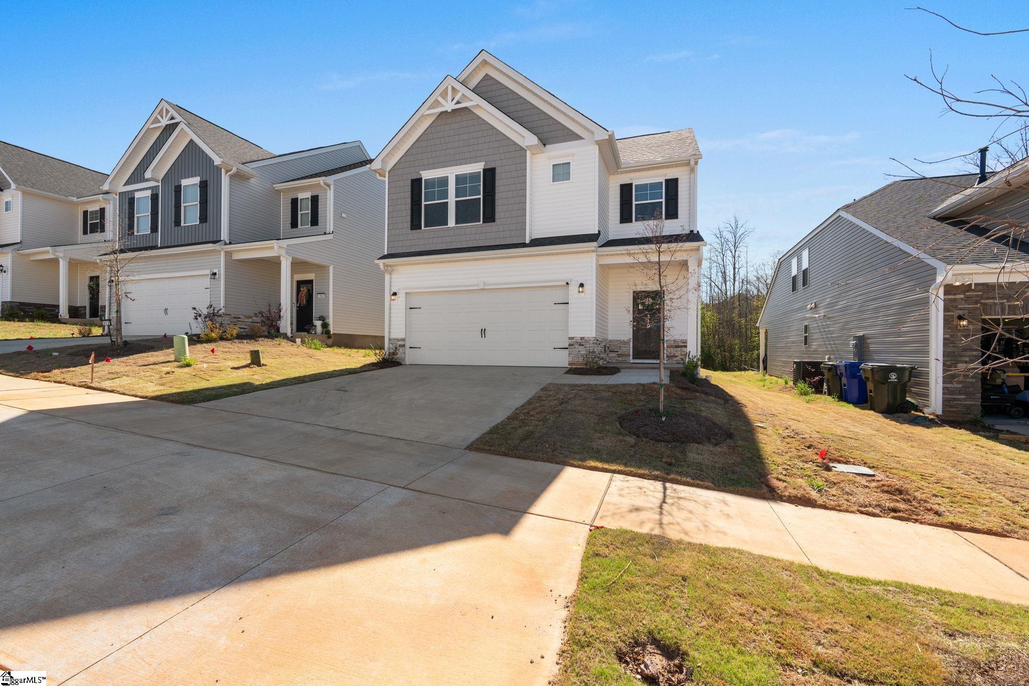 310 Poinsett Bridge Way Greenville, SC 29607 - Photo 3 of 32