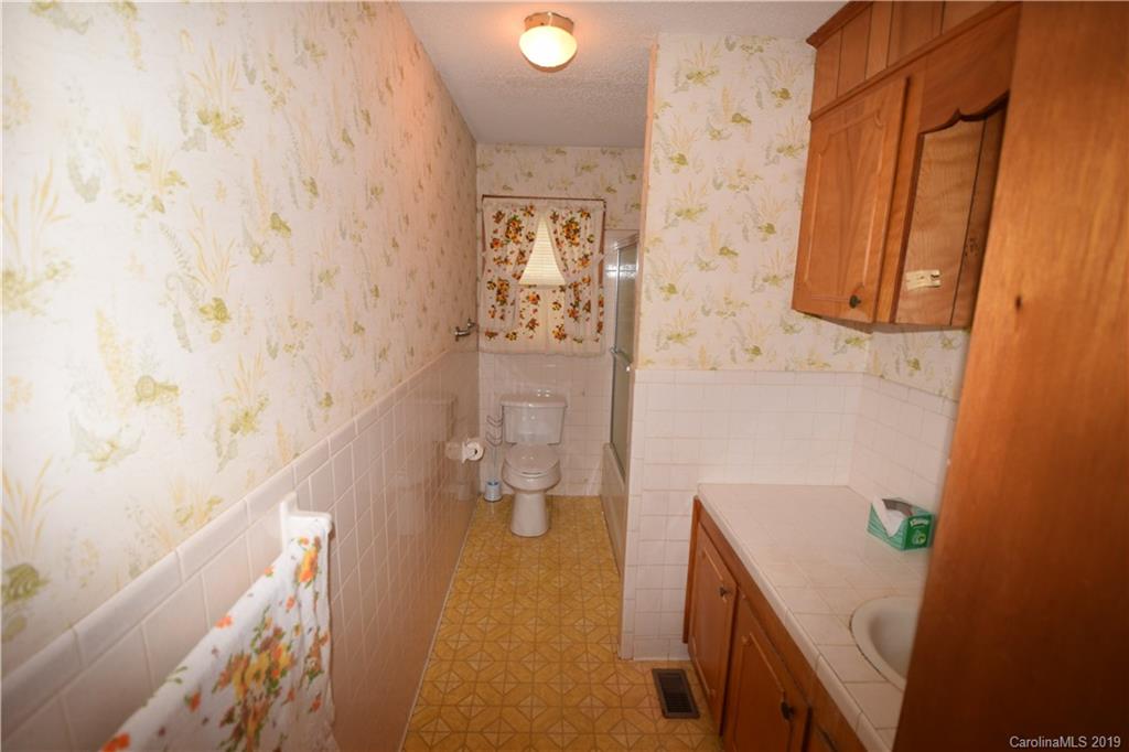 350 Boiling Springs Road Mooresboro, NC 28114 - Photo 10 of 48 Gallery Image 10