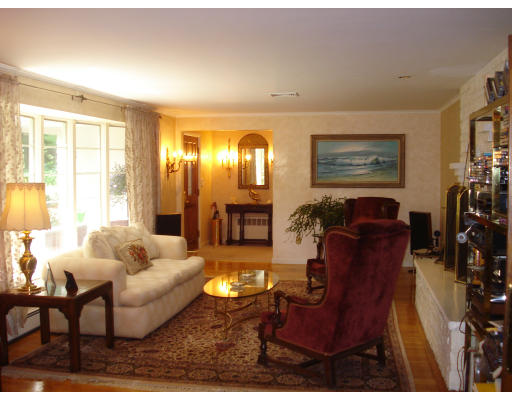 75 Spring Valley Road Belmont, MA 02478 - Photo 3 of 10