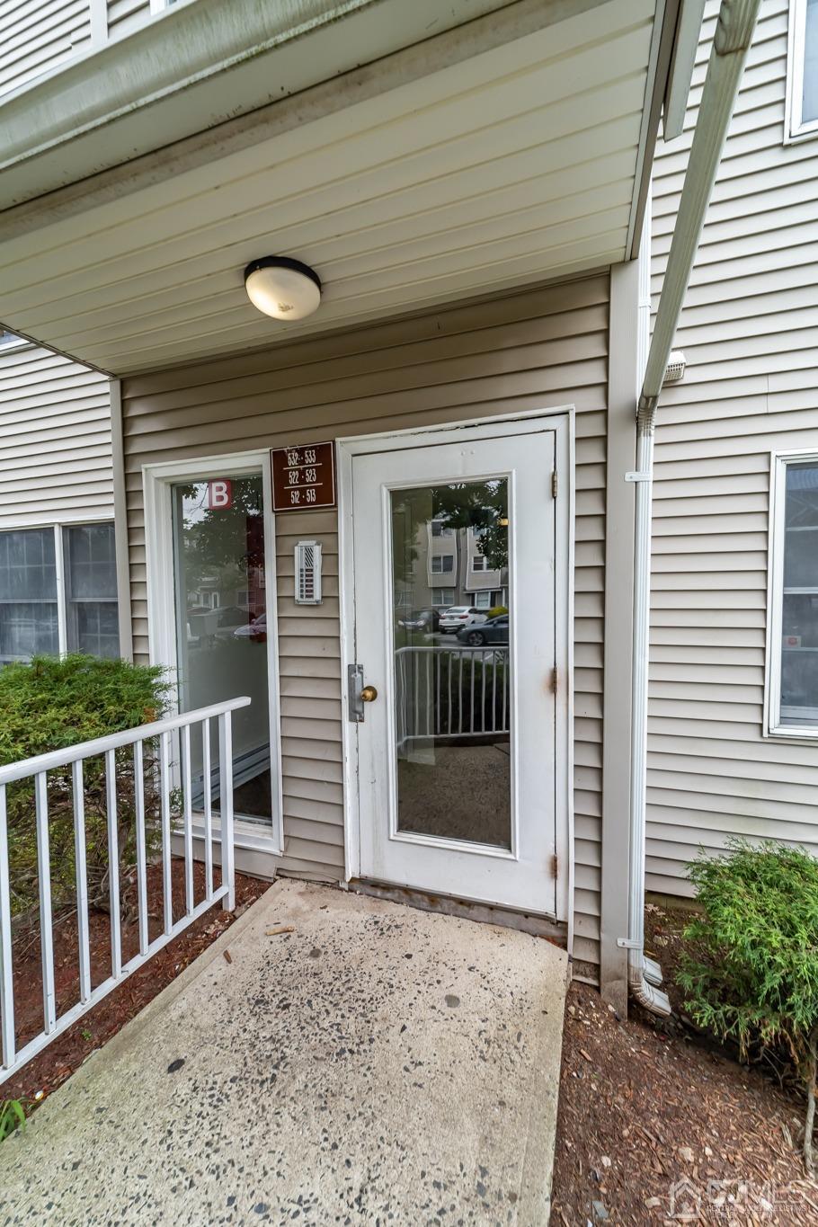 522 Edpas Road, Unit 522 New Brunswick, NJ 08901 - Photo 2 of 27