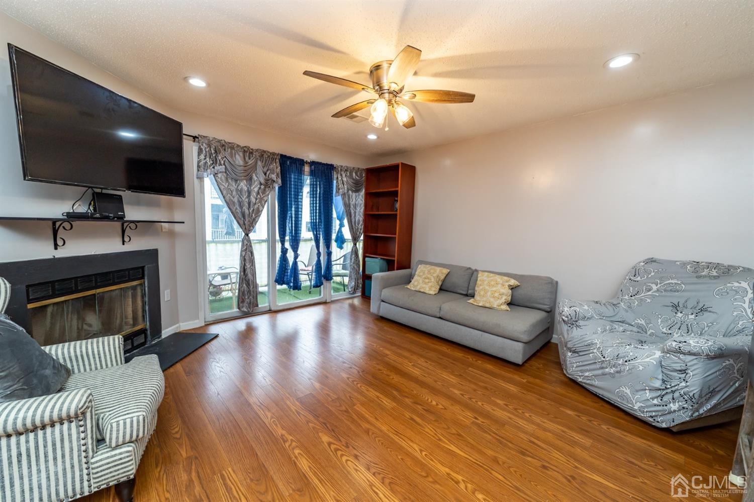 522 Edpas Road, Unit 522 New Brunswick, NJ 08901 - Photo 11 of 27