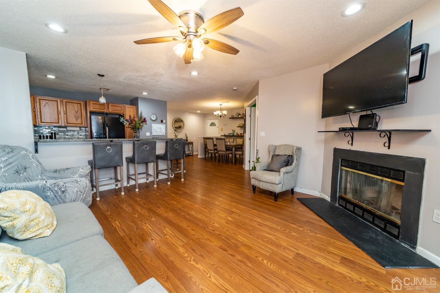 522 Edpas Road, Unit 522 New Brunswick, NJ 08901 - Photo 12 of 27