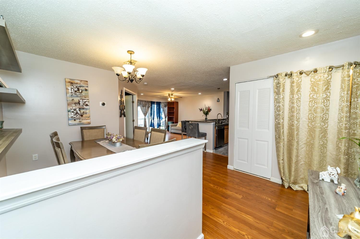 522 Edpas Road, Unit 522 New Brunswick, NJ 08901 - Photo 3 of 27