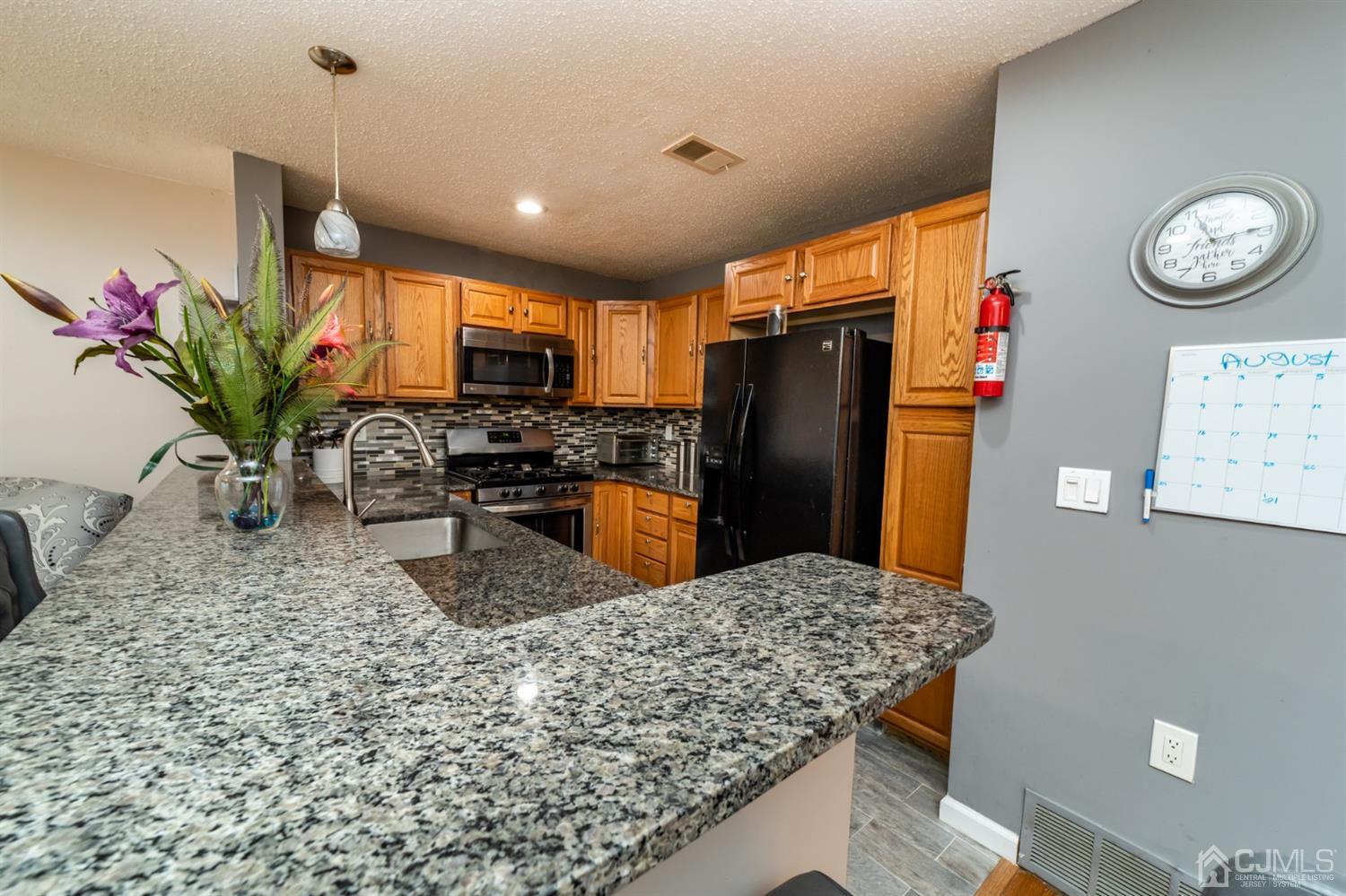 522 Edpas Road, Unit 522 New Brunswick, NJ 08901 - Photo 7 of 27