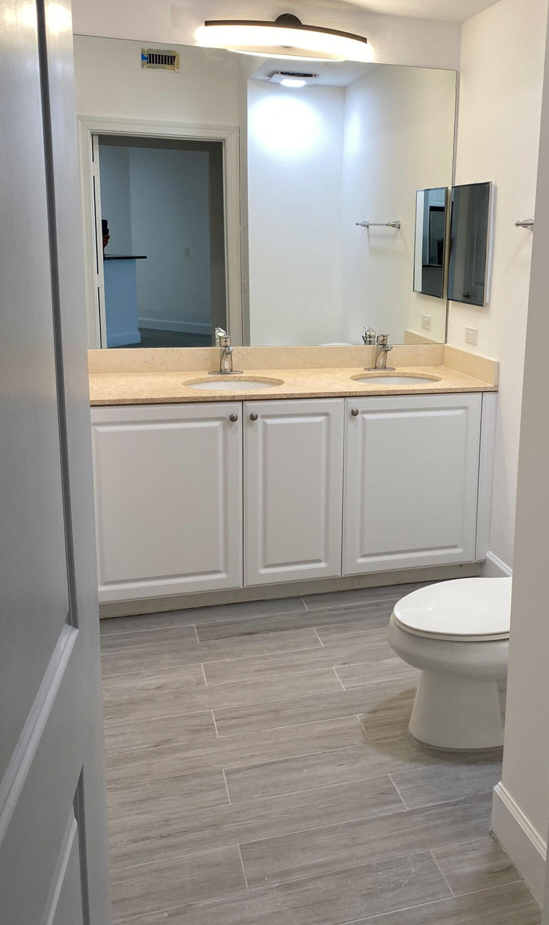 1690 Renaissance Commons Boulevard, Unit 1418 Boynton Beach, FL 33426 - Photo 13 of 21 1418_007