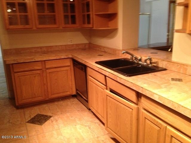 4324 East Coronado Road Phoenix, AZ 85008 - Photo 7 of 39 IMG_2114
