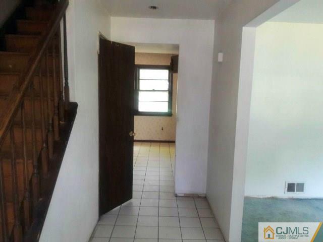 18 Ash Road Edison, NJ 08817 - Photo 12 of 25