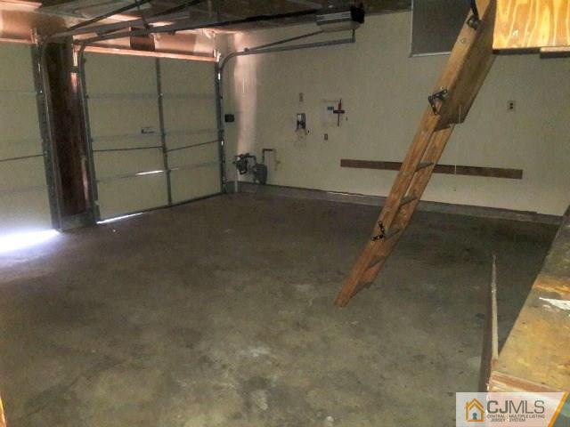 18 Ash Road Edison, NJ 08817 - Photo 19 of 25 a view of small space