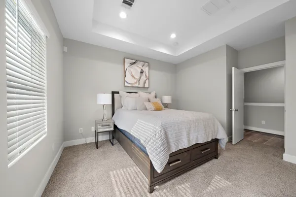 $1,999 | 8402 Curry Road, Houston, TX 77093