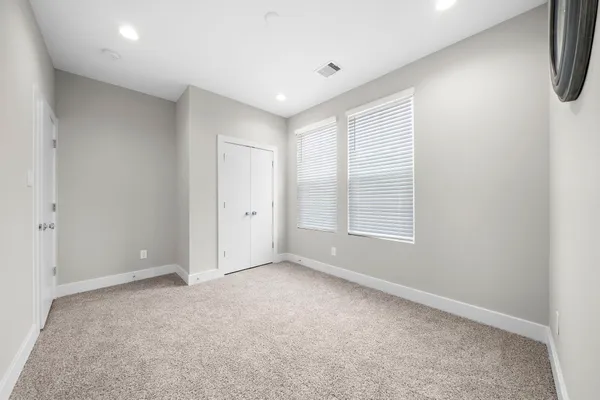 $1,999 | 8402 Curry Road, Houston, TX 77093