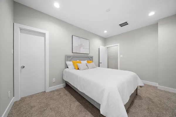 $1,999 | 8402 Curry Road, Houston, TX 77093