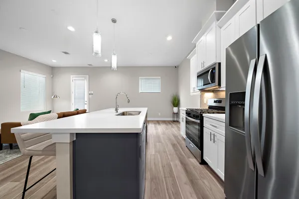 $1,999 | 8402 Curry Road, Houston, TX 77093