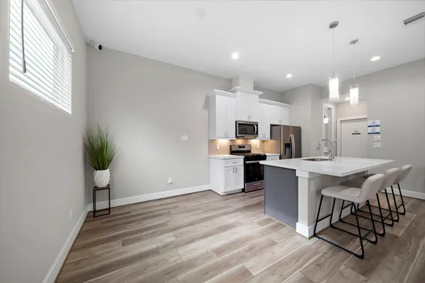 $1,999 | 8402 Curry Road, Houston, TX 77093