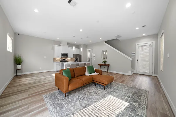 $1,999 | 8402 Curry Road, Houston, TX 77093