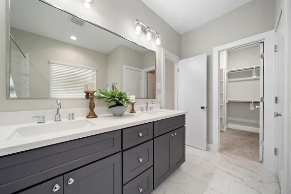 $1,999 | 8402 Curry Road, Houston, TX 77093