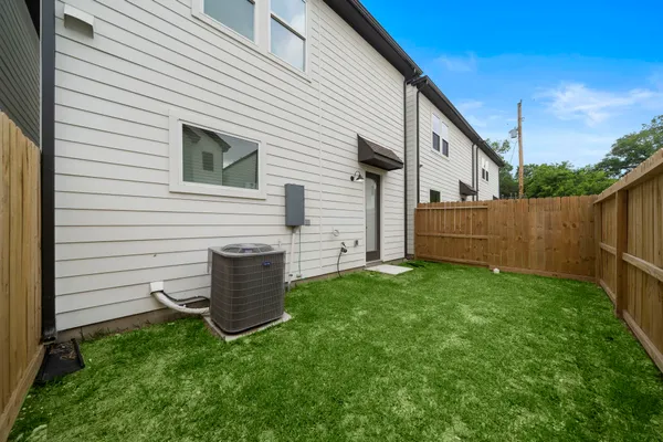 $1,999 | 8402 Curry Road, Houston, TX 77093