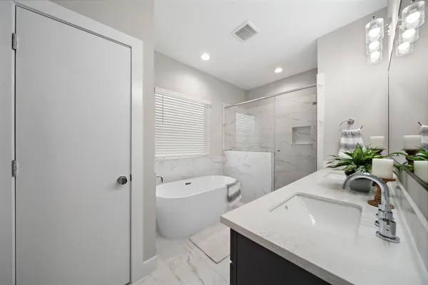 $1,999 | 8402 Curry Road, Houston, TX 77093