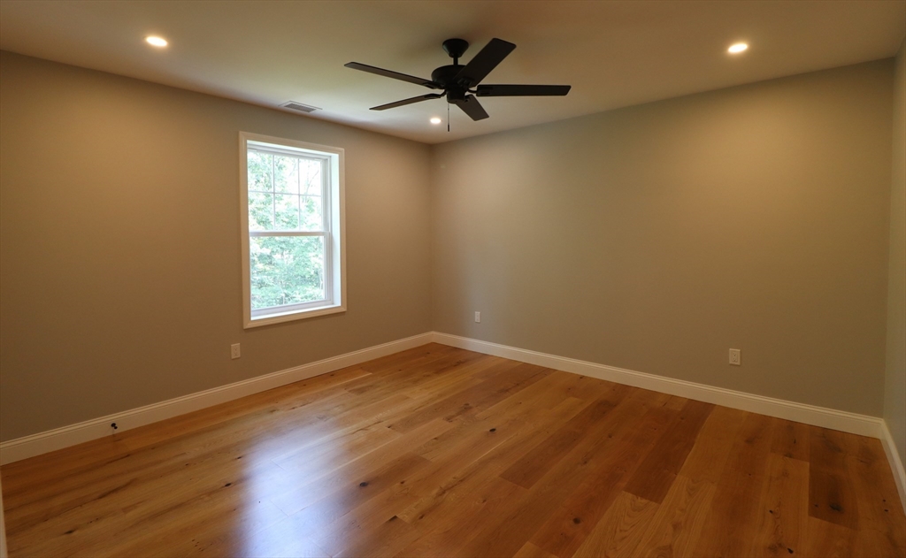 37 Glendale Road, Unit 1 Tiverton, RI 02878 - Photo 22 of 24