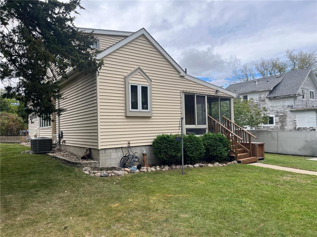 411 13th Street Southwest Willmar, MN 56201 - Photo 33 of 36