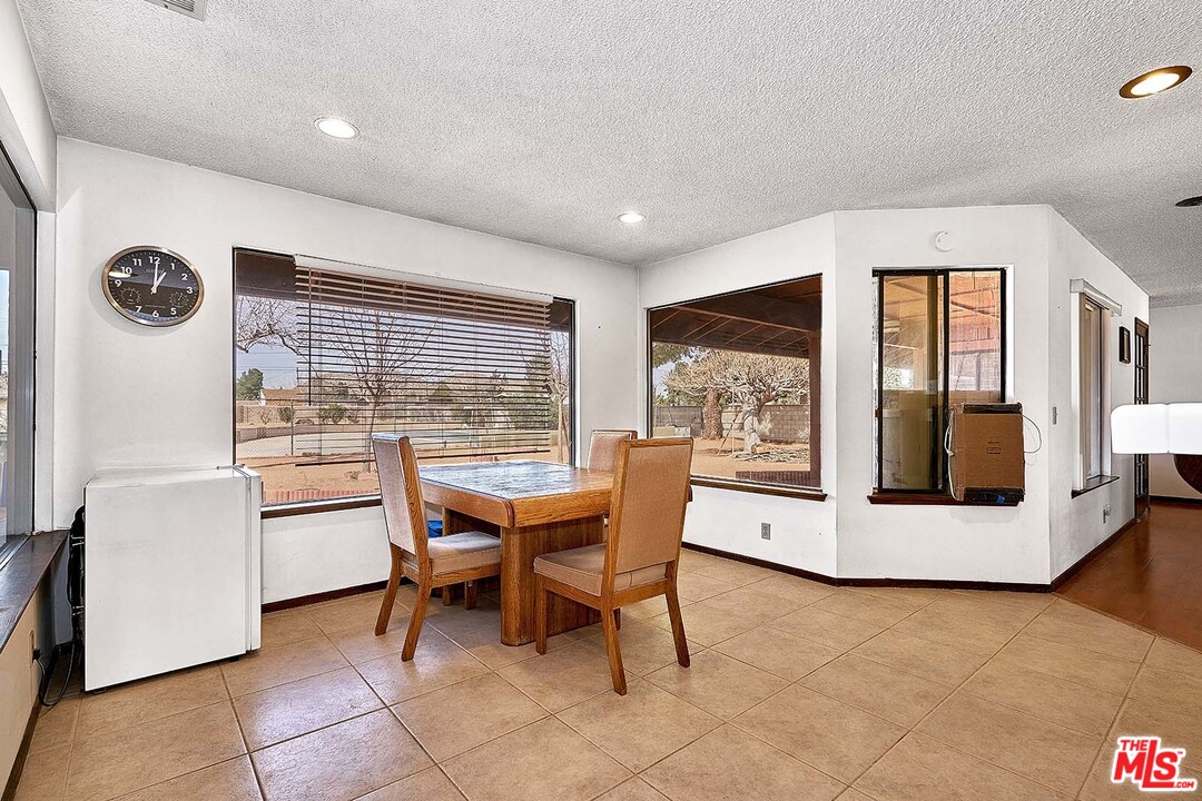 14200 Flathead Road Apple Valley, CA 92307 - Photo 12 of 21