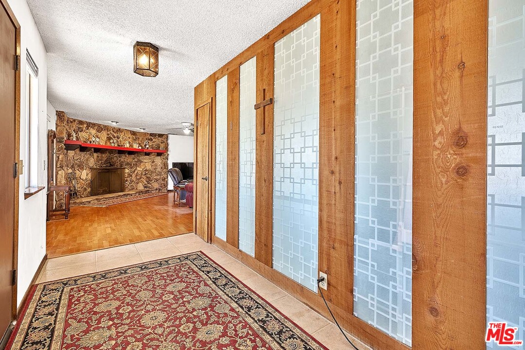14200 Flathead Road Apple Valley, CA 92307 - Photo 5 of 21